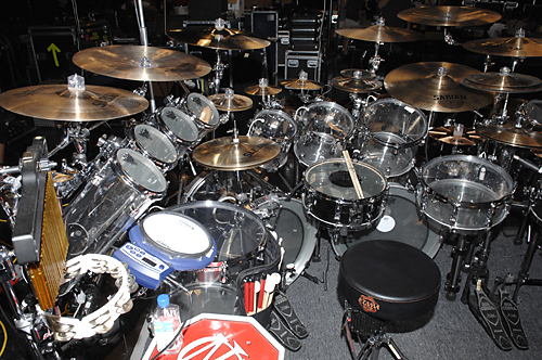 http://www.musicplayers.com/features/drums/2007/images/Portnoy_Kit_rear.jpg